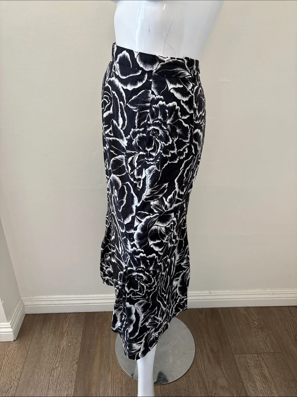 Vintage Cabaret Black & White Rose Floral High Waisted Long Maxi Skirt